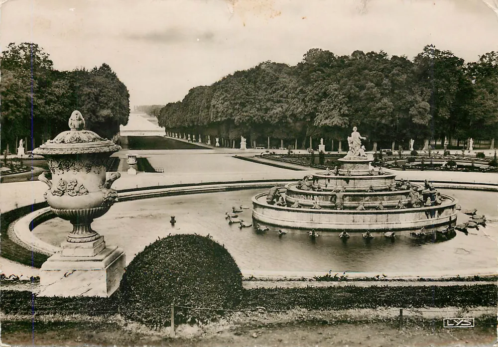 Versailles — Le Bassin de Latone et le Tapis Vert — Éditions d'Art 'Lys' - Recto
