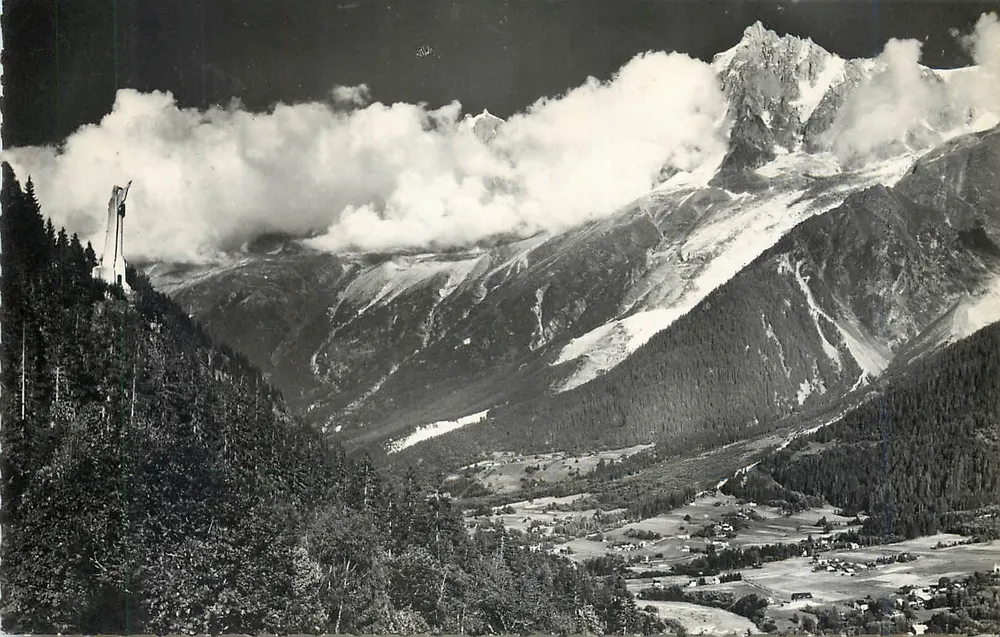 Les Houches-Mont Blanc — Allgemeiner Blick auf Christ-Roi — Verlag J. Cellard, Nr. 15.608 - Vorderseite