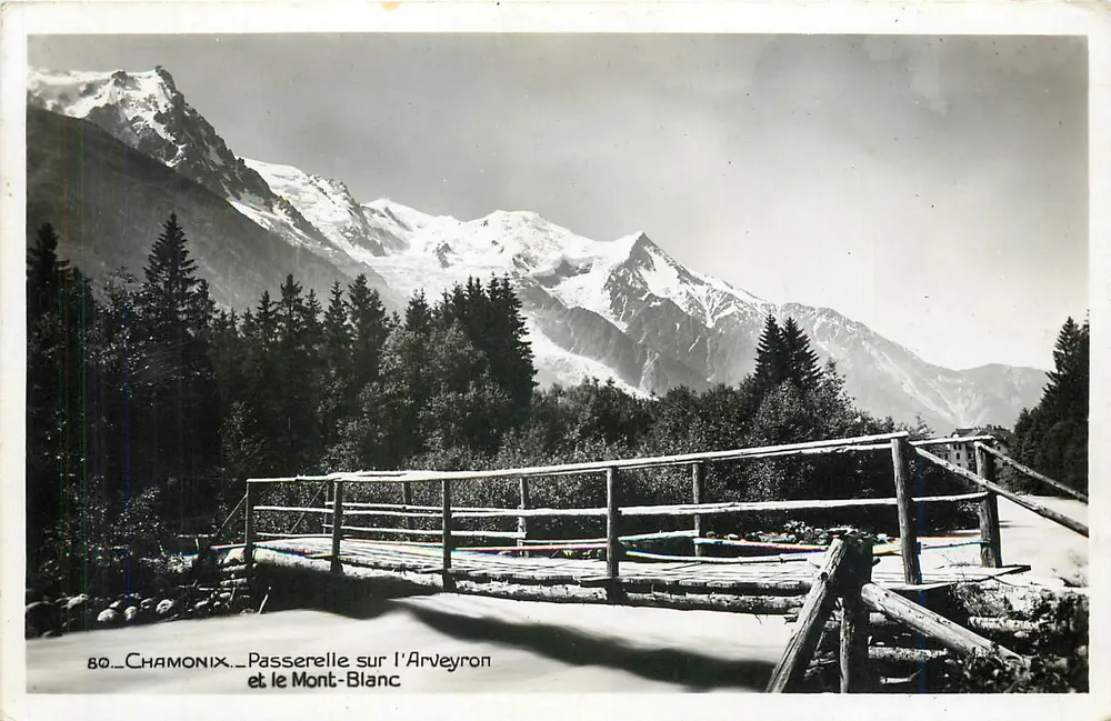Chamonix — Pedonalità sul fiume Arveyron e il Monte Bianco — Foto Gay-Couttet - Recto