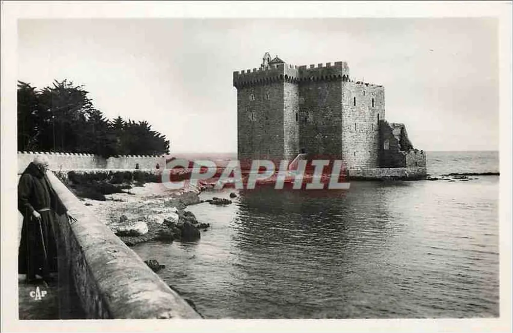 Schloss der Île Saint-Honorat — Abtei Notre-Dame de Lérins — CAP - Vorderseite