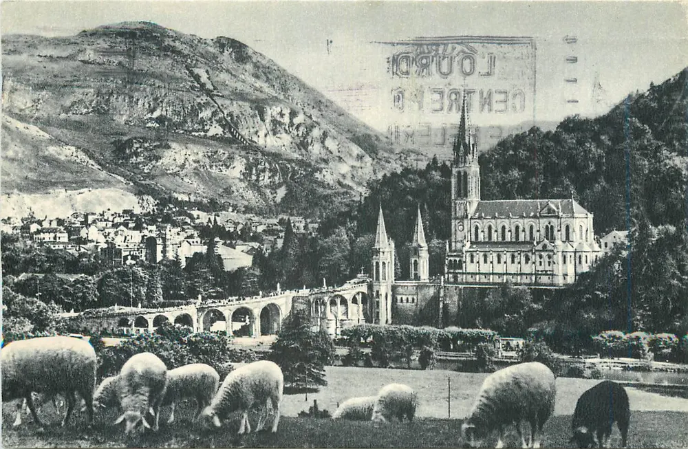 Lourdes — Basílica e o Pic du Jer — Edição P. Doucet Lourdes - Frente