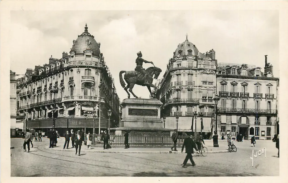 Praça do Martroi — Orléans (Loiret) — Les Éditions d'Art - Frente