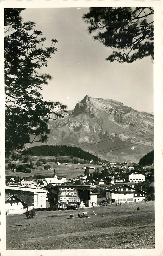 Mégeve e a Aiguille de Varan (2408 m.) — L. Morandi, editor, n° E.32 - Frente