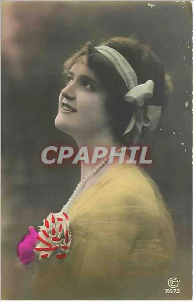 Jovem mulher em vestido amarelo — retrato — Foto C.P. Paris, n° 2073 - Frente