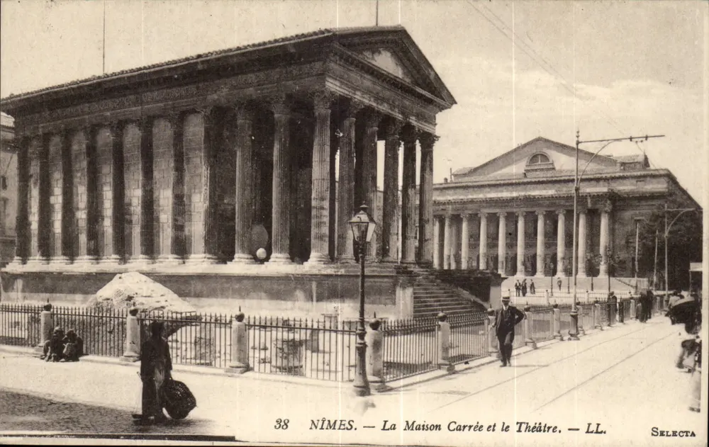 Nîmes — La Maison Carrée et le Théâtre — SELECTA - Recto