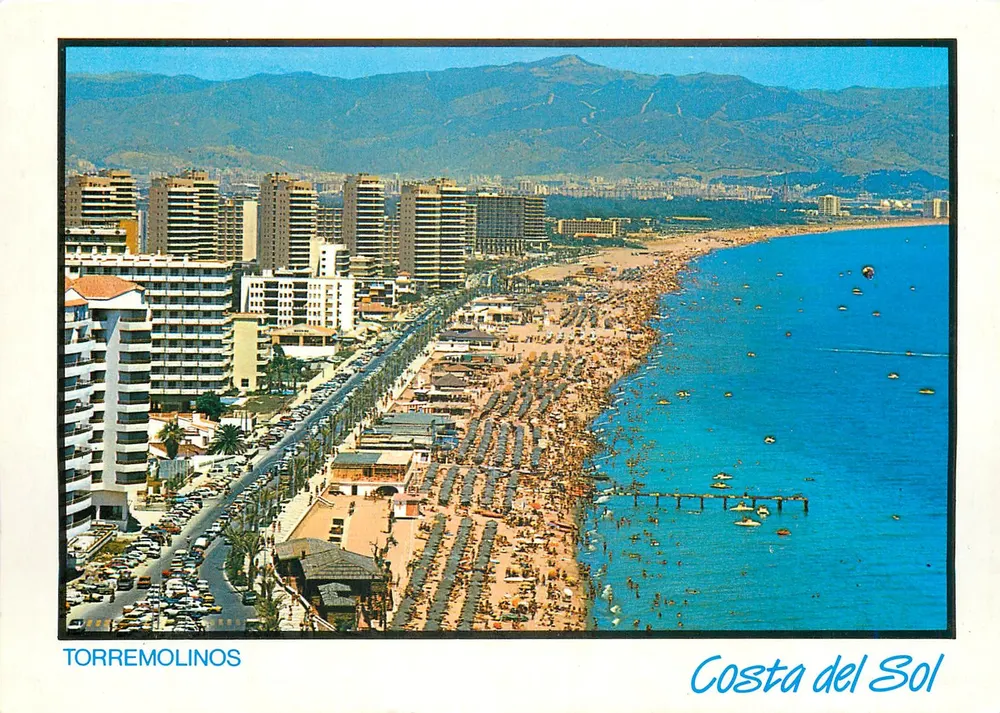 Torremolinos — Costa del Sol — luftige Ansicht der Seepromenade - Vorderseite