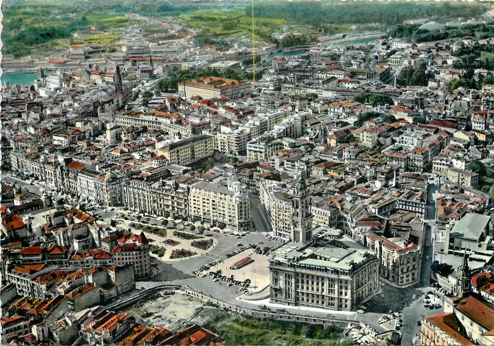 Porto — Vue aérienne du centre de la ville — Porto Turística - Recto