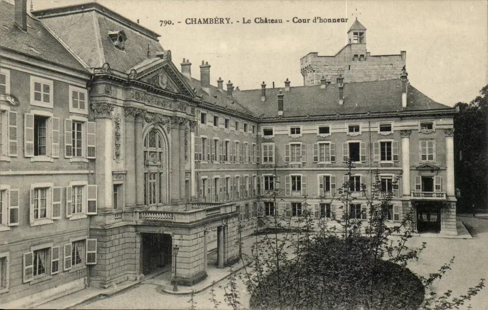 Chambéry - O Castelo - Cour d'honneur — editor Reynaldo, n° 790 - Frente