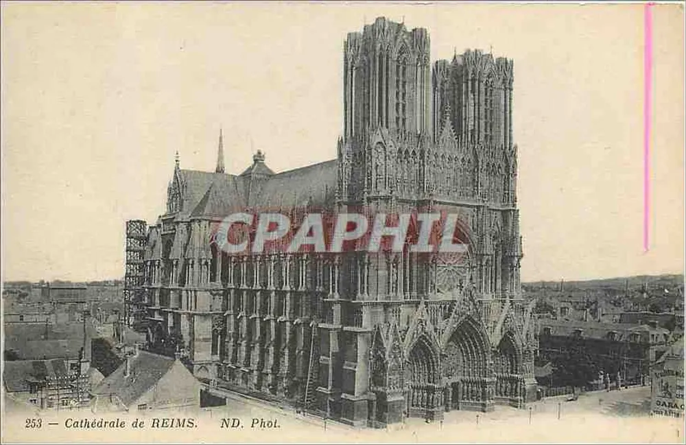 Catedral de REIMS — vista da fachada — ND. Fot. - Frente