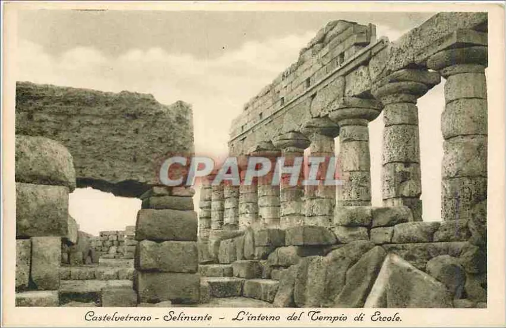 Castelvetrano - Selinunte - O interior do Templo de Hércules - Frente