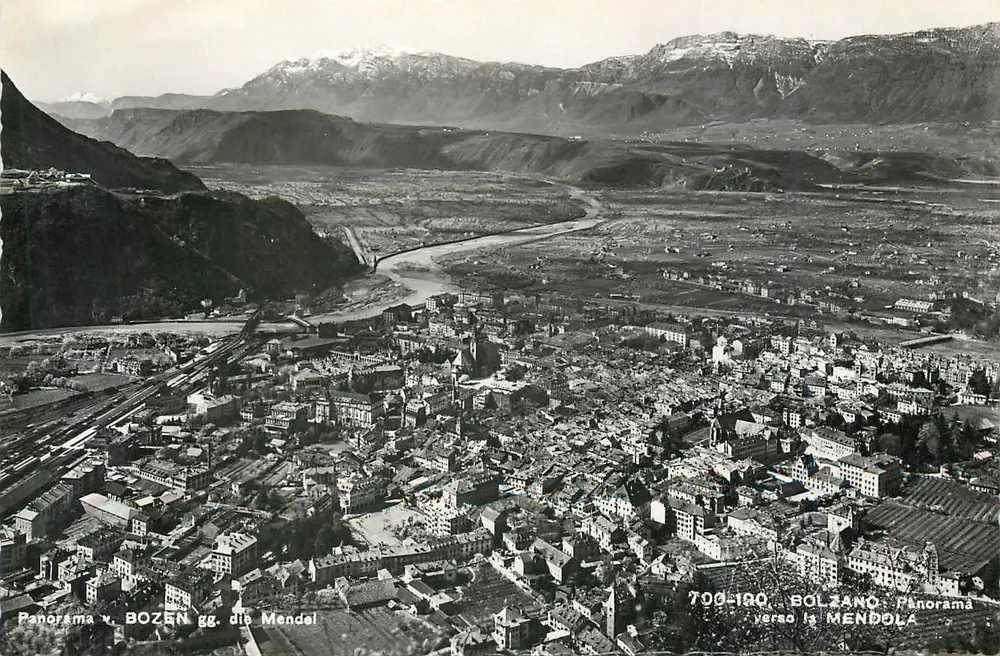 Bozen gg. die Mendel — Panorama — Riprod. vielasta — Bozen — Foto-Fränzl — N. 25 — (R. D. L. 1950) - Frente
