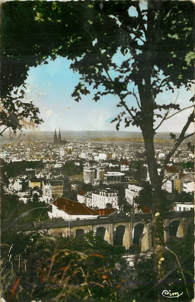 Clermont-Ferrand (P.-de-D.) — Visão geral — Fotografia HACOR (S.-ET-L.) - Frente