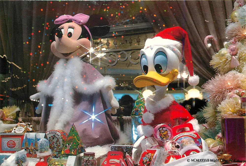 Minnie and Donald in Christmas Outfit — Tokyo Disneyland — Walt Disney Co. © MCMLXXXVII - Front