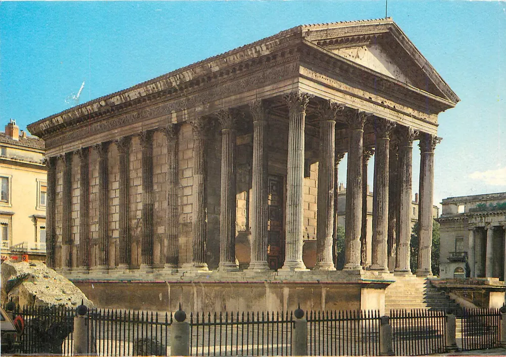 Nîmes — A Maison Carrée — Edições OVET - Frente