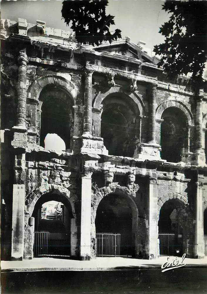 Arênes de Arles — Entrada principal das Arênes — Editor Estel, n°4931 - Frente