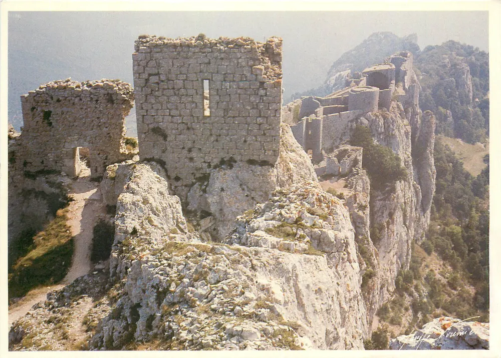 Schloss Peyrepertuse — Katharischen Land — Foto Claude Fourrier - Vorderseite