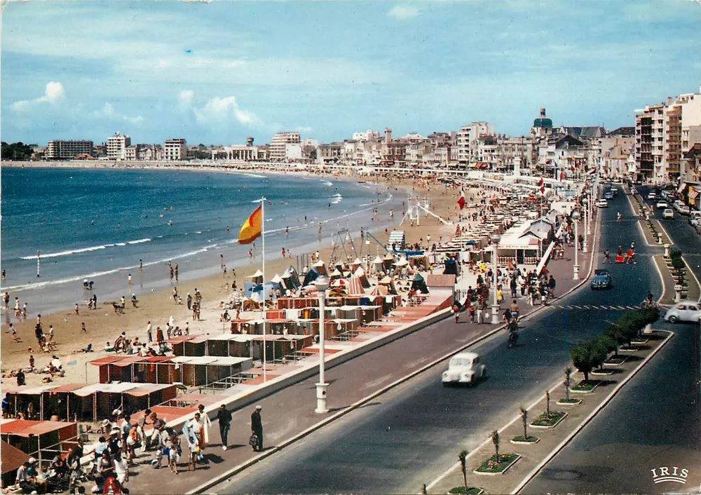 Les Sables d'Olonne — Allgemeiner Blick auf den Strand und die Promenade Clémenceau — Lumicap - Vorderseite