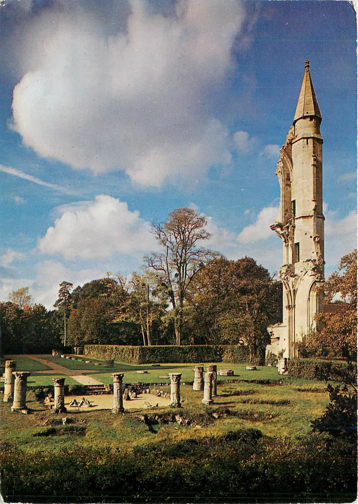 Abtei Royaumont — Turm des nördlichen Querbaus der Abtei — Éditions GAUD - Vorderseite