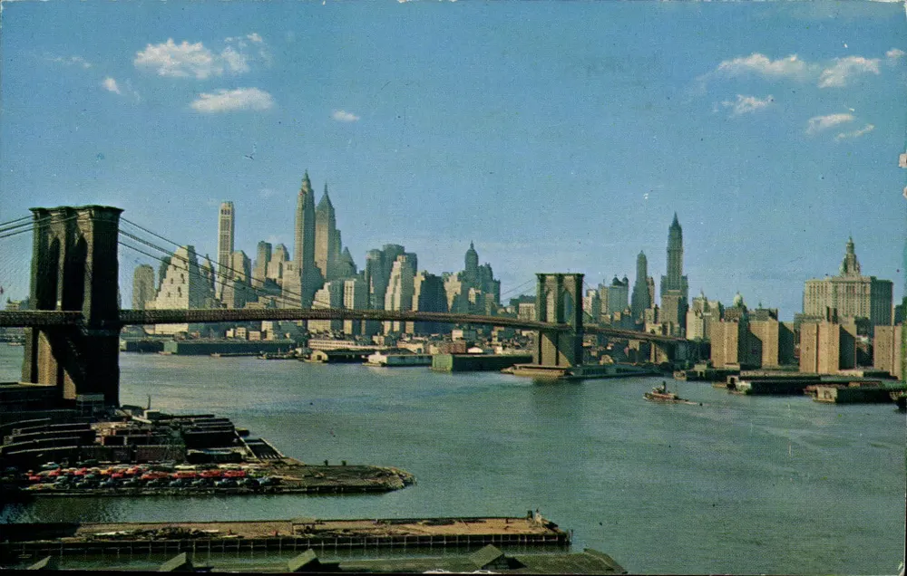 Lower Manhattan Skyline — Brooklyn Bridge — Via Air Mail Post Card — Color Picture Full Color Inc. Boston - Recto