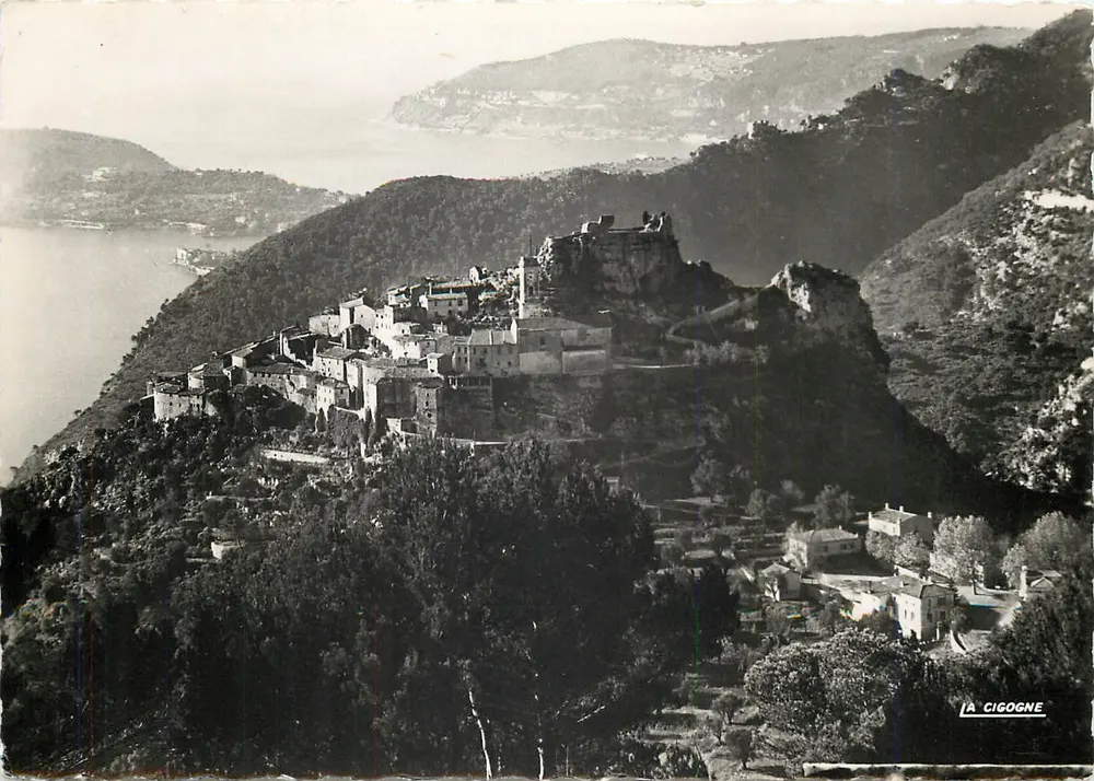 ईज़ — पुराना गांव — ला सिगों - आगे