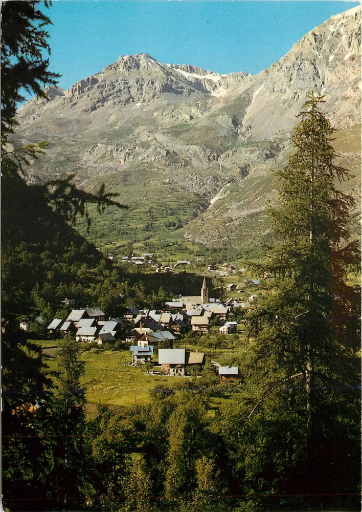 Valloise (Alpes Altos) — vista panorâmica do vilarejo e das montanhas — Edições F. Francou - Frente