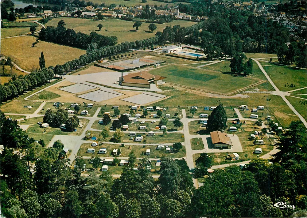Bourbon-l'Archambault — Luftbild des Parks Bignan und seiner Freizeitangebote — Drucker Mâcon - Vorderseite