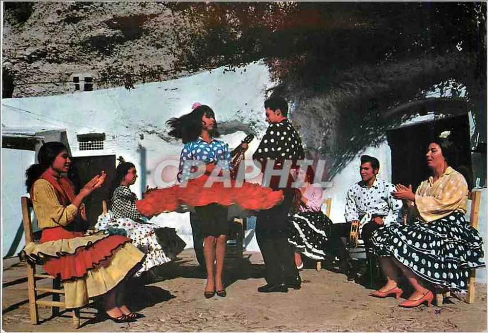 गिटानों के नृत्य — स्पेनिश टाइपिकल — रिवास, बार्सिलोना - आगे