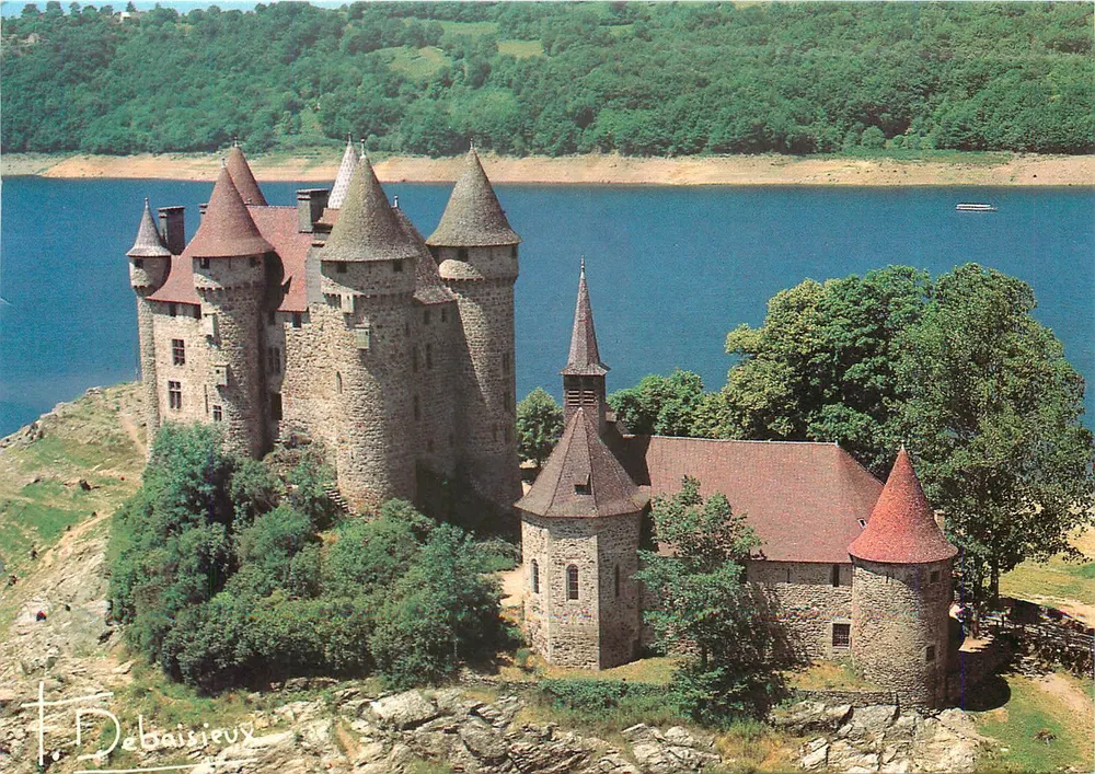 Schloss Val — 15. Jahrhundert — Foto Francis Debaisieux - Vorderseite