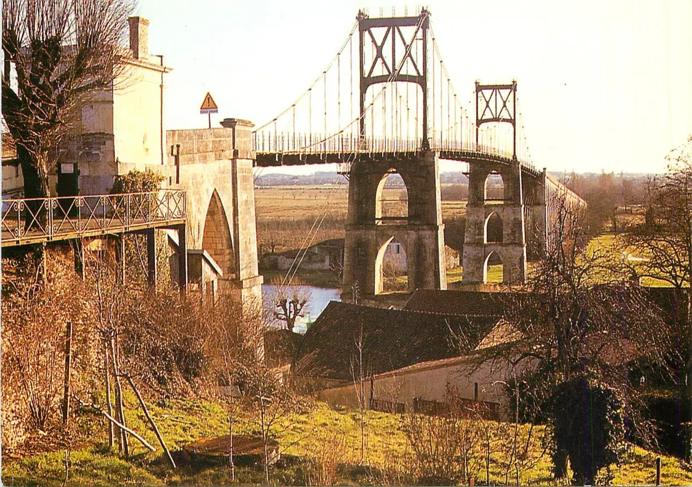 Tonnay-Charente — O ponte suspensa — Edições do Marquês - Frente