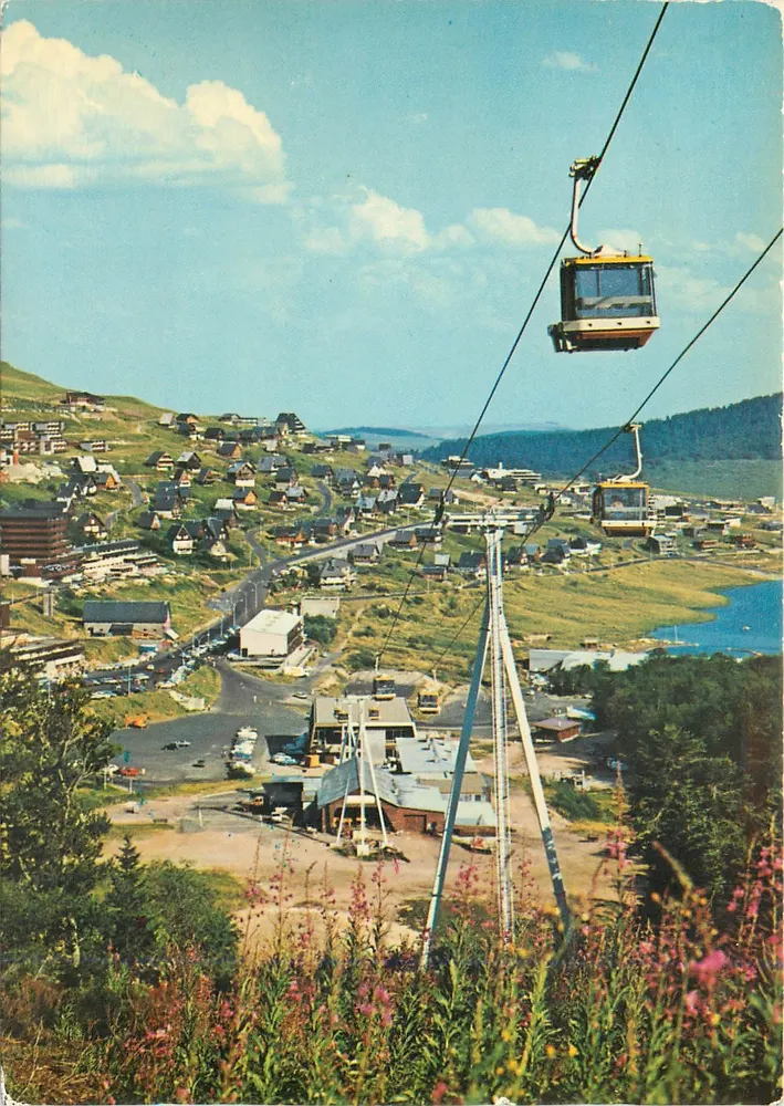 Super-Besse (1300-1850 m) — Allgemeiner Blick, See und Seilbahn der Péridrix — Edition SPADÈM - Vorderseite