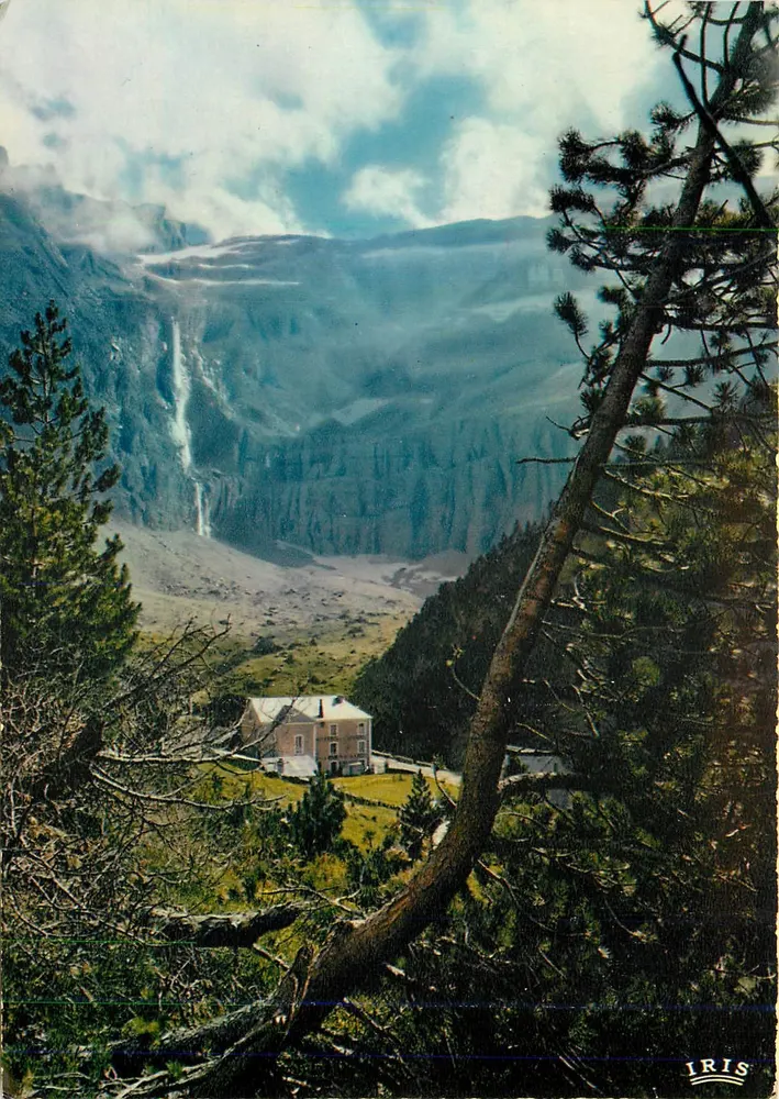 O Circo de Gavarnie — Edifício Misterioso — Editor IRIS - Frente
