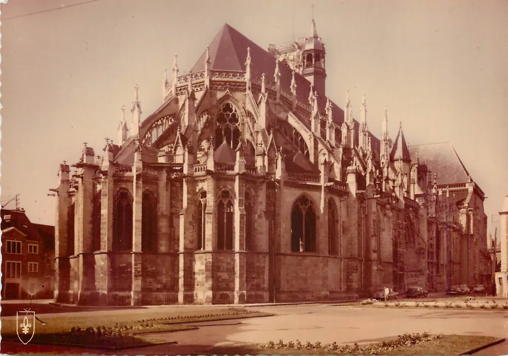 Nevers (Nièvre) — Chefe da Catedral — Éditions du LYS - Frente