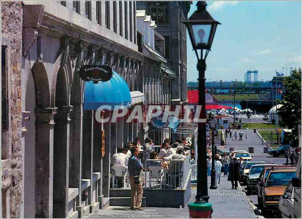 Velho Montreal — rua pedonal com terraço de restaurante — Messageries de Presse Benjamin Enr. - Frente