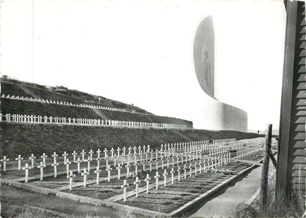 Nationale Necropolis von Struthof — Friedhof und Gedenkstätte der Deportation — Ausgabe des Nationalen Komitees von Struthof - Vorderseite