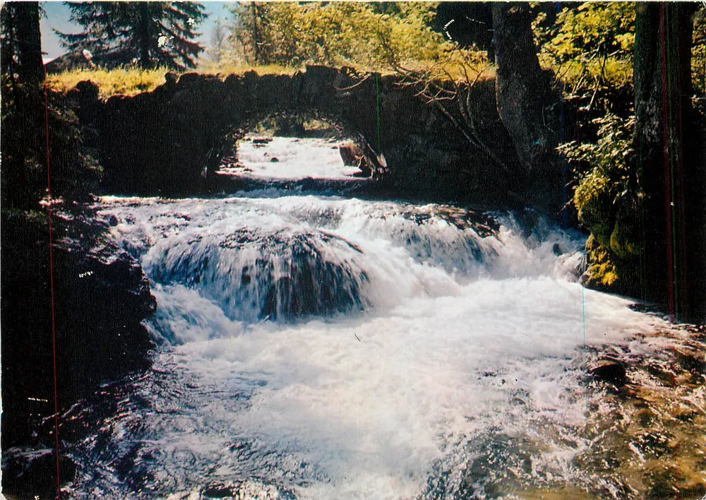 Wasserfall in den Pyrenäen — Comblier Imprimeur Mâcon — n° 40-000 - Vorderseite