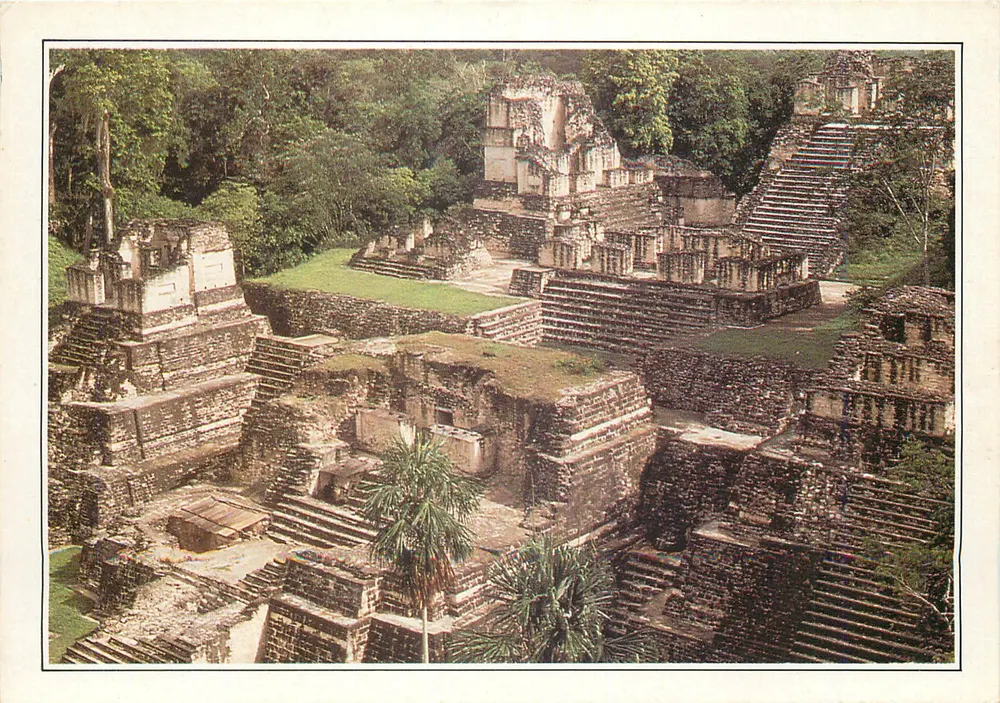 तिकाल। मेया के पुराने महानगर — गुआटेमाला — प्रकाशक NICALEACTE, श्रृंखला क्रमांक XXVIII-B1 - आगे
