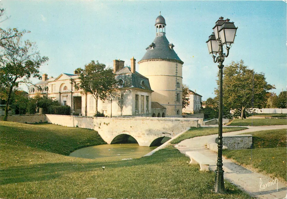 Castelo de Sainte-Geneviève-des-Bois — vista do castelo e do ponte — Foto J. Raymon, Ed. Raymon - Frente