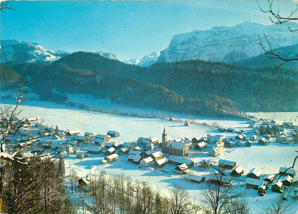 Bezau — schneekreuzte Ansicht des Dorfes und des Sees — Verlag F. 18205 - Vorderseite