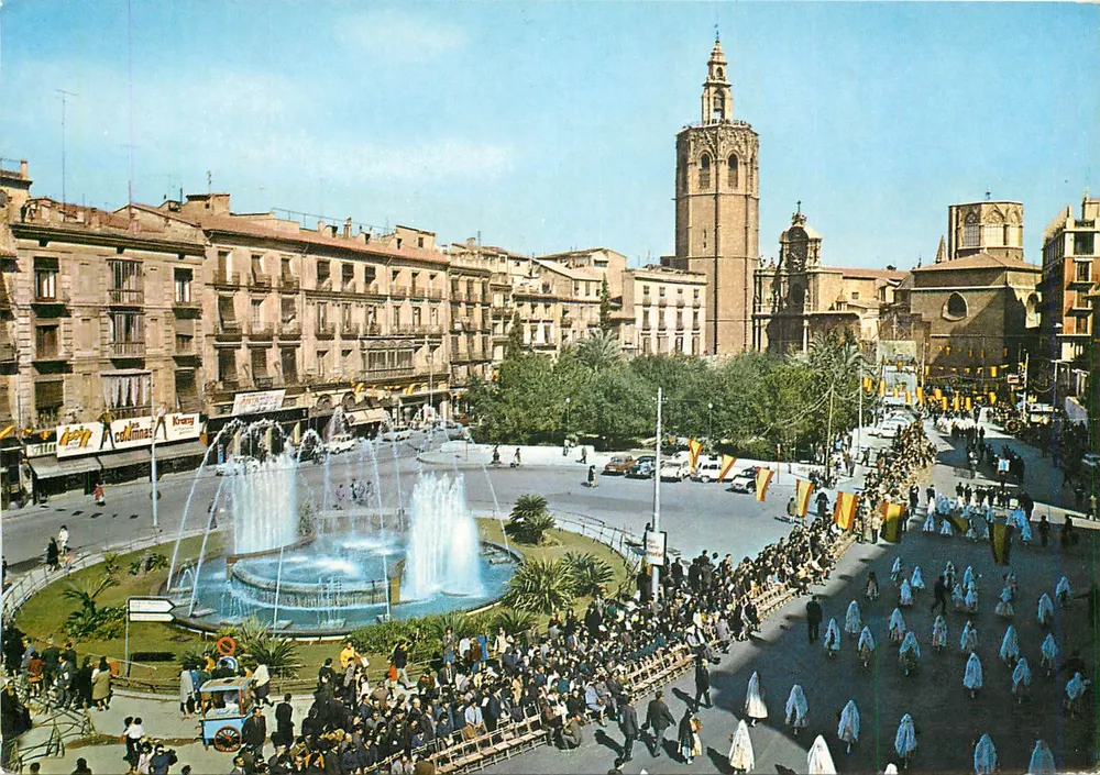 Plaza de la Reina — Oferta de flores das comissões infantis à Virgem — Edições ARIBAS, Zaragoza - Frente
