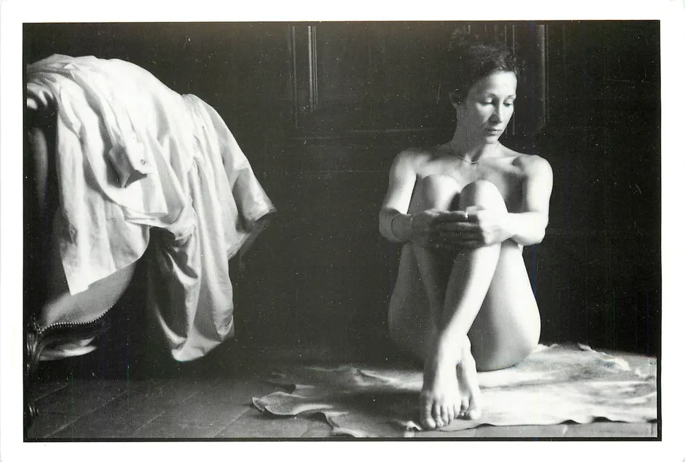 Donna nuda seduta — fotografia in bianco e nero — Philippe Valldemosa - Recto