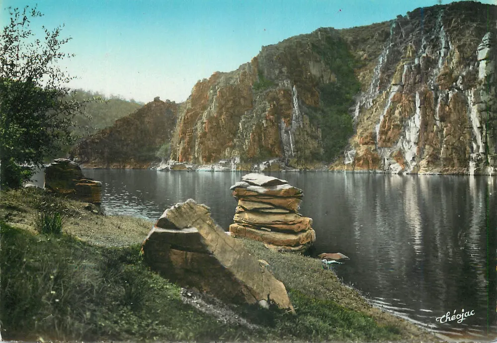 Pittoreske La Creuse — Unter den Felsen in Crozant — Verlag Théojac, n° 70.3 - Vorderseite
