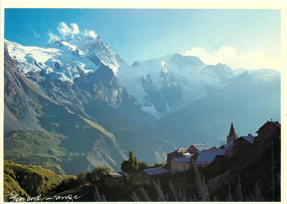 Monte Branco — vista panorâmica com aldeia abaixo — Bernard Grange, n°2285 - Frente