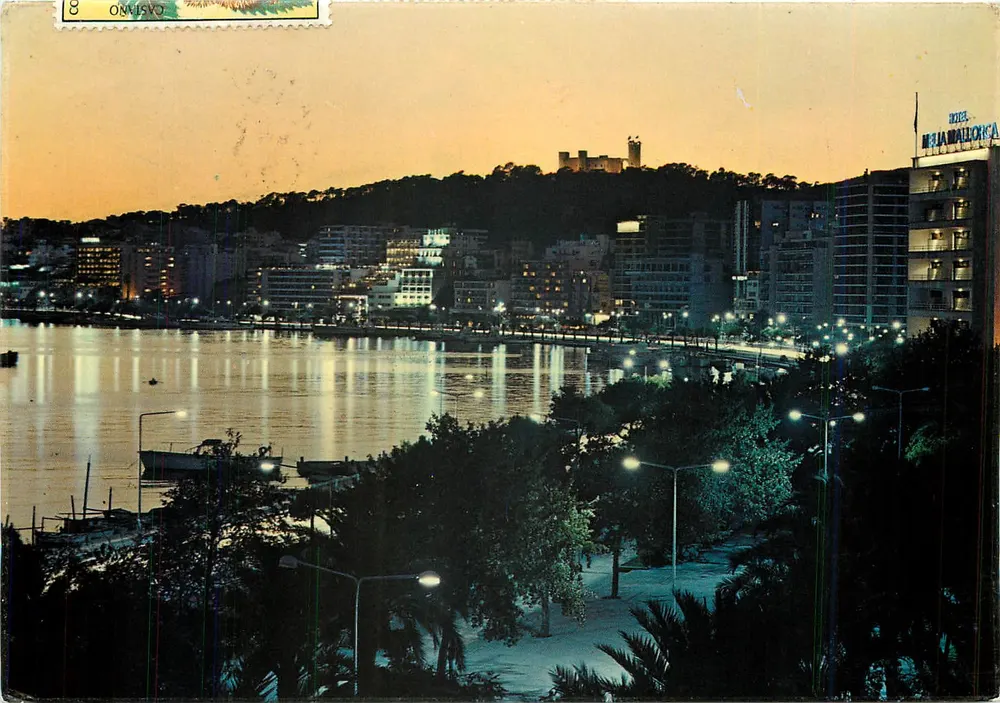Palma de Mallorca — widok portu na zachodzie — Hoteles del Paseo Marítimo - Awers