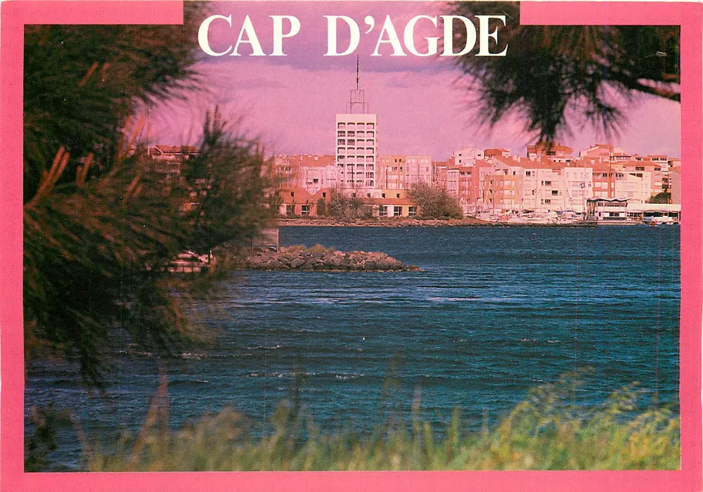 Cap d'Agde — vista do porto e dos edifícios — n° CA 21 - Frente