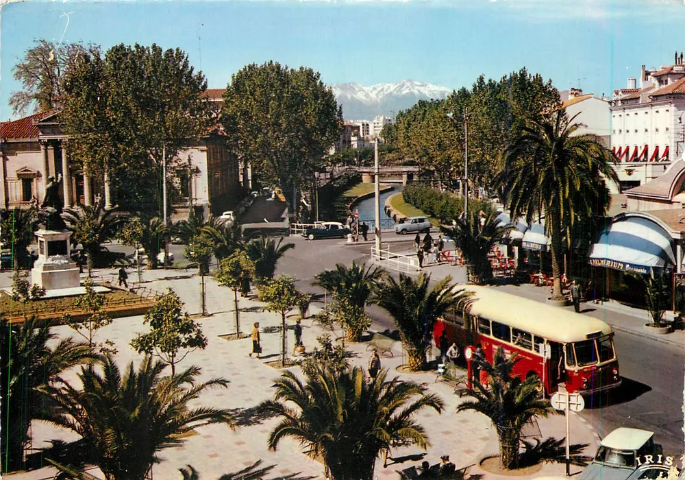 Perpignan - Praça Arago e o Palmarium — Exposição Perpignan 1966 — Edições Mexichrome - Frente