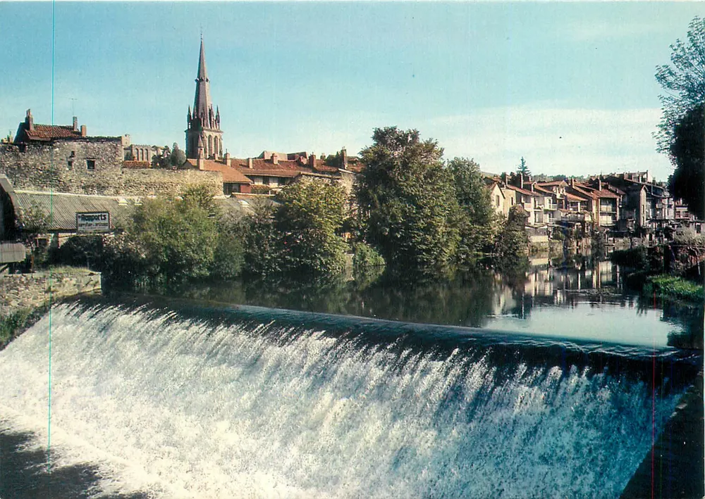 Aurillac (Cantal) — As margens da Jordanne - Frente