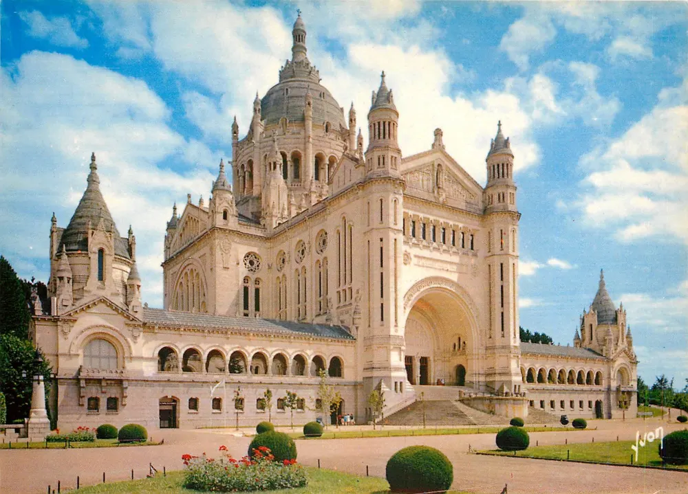 A Basílica - Lisieux (Calvados) — editor Couleurs et Lumière de France, n° 10/9884 - Frente