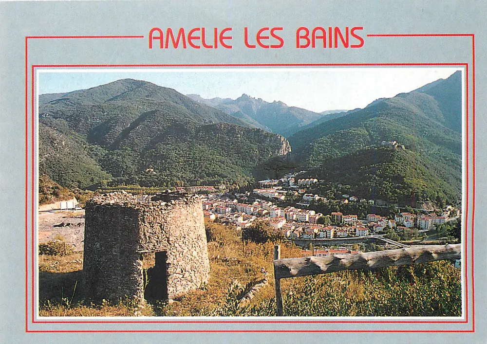 Amélie-les-Bains — vista panorâmica com torre de pedra — editor LUMIERE ET COULEURS DU VALLESPIR, n° 3786 E - Frente