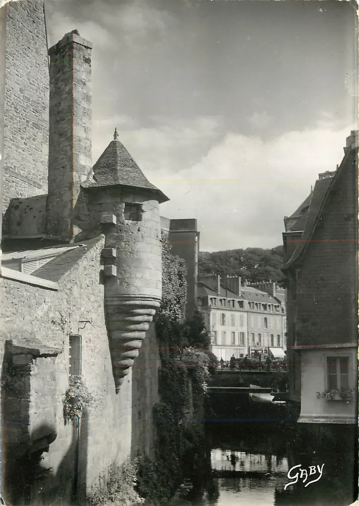 Quimper (Finistère) — Turm und alte Häuser an der Steir — Éditions Gaby, Nantes - Vorderseite