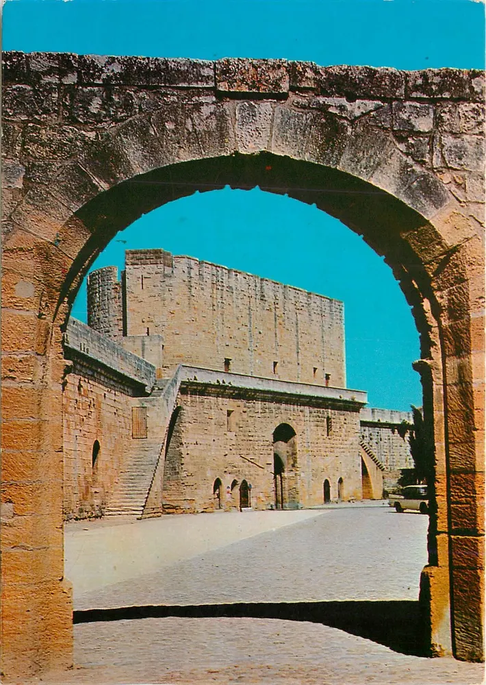 Aigues-Mortes und seine Mauern — Der Eingang zur Stadt — Éditions SEPT, Nice - Vorderseite